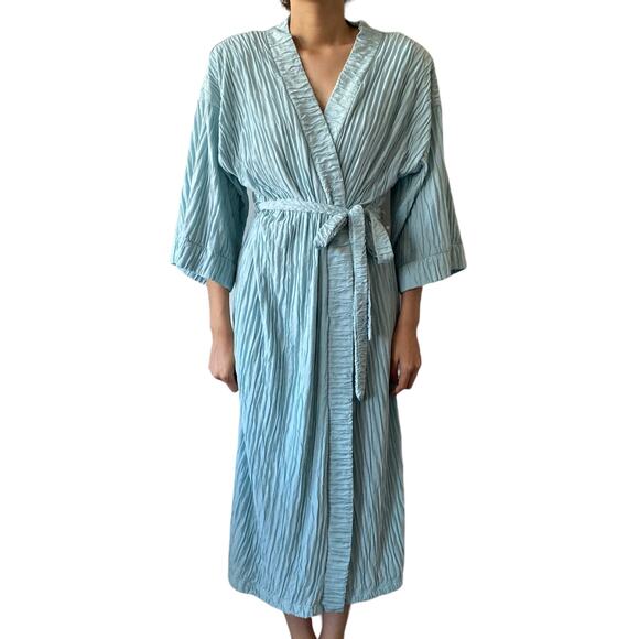 Vintage Adonna Pale Blue Crinkle Fabric House Bath Robe - Picture 1 of 5